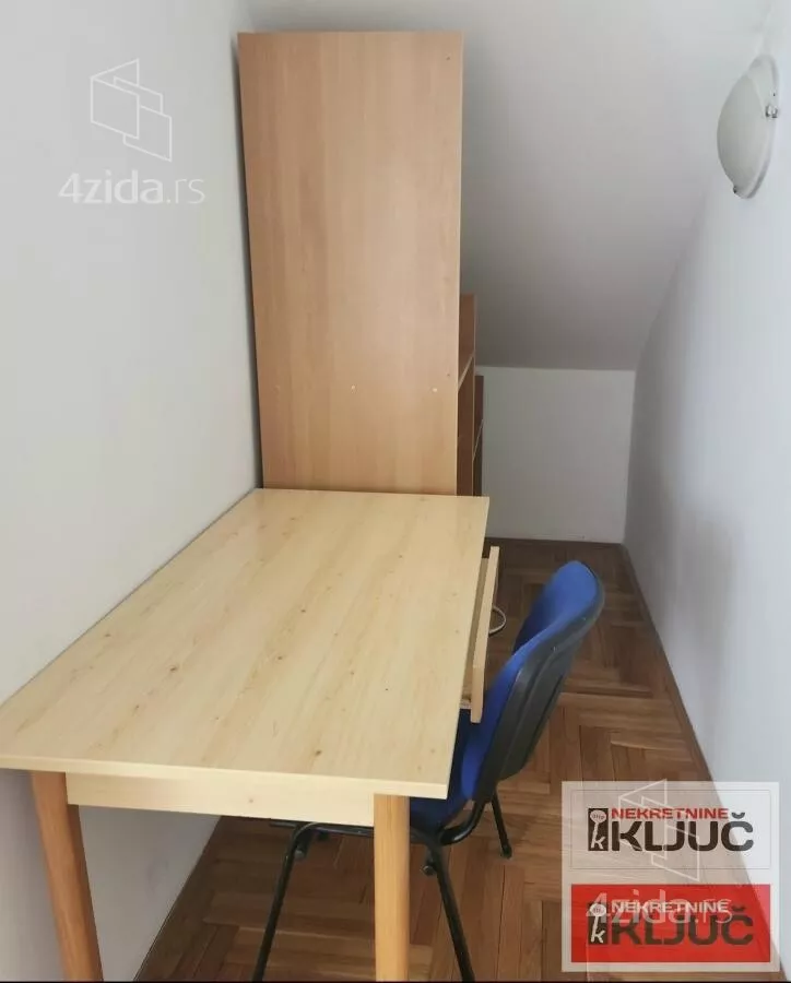 Četvoroiposoban stan | 4zida