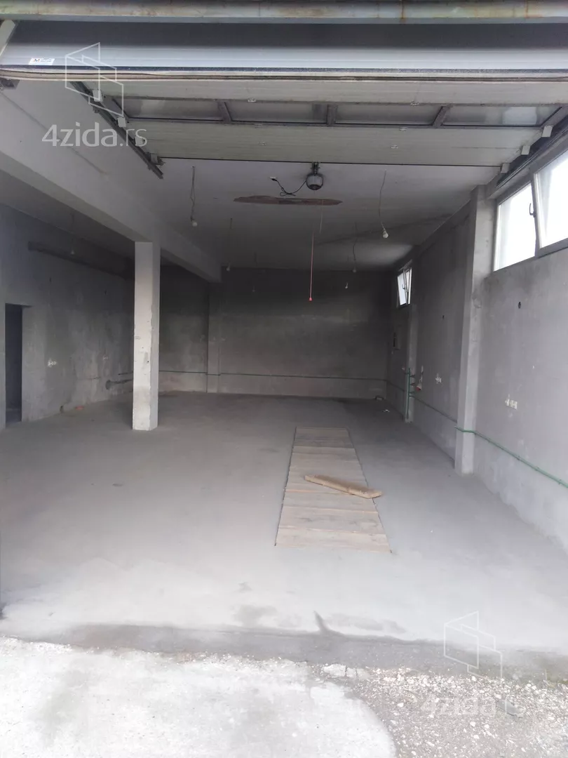 Poslovni prostor | 4zida