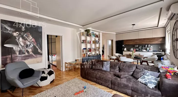 Šestosoban stan | 4zida