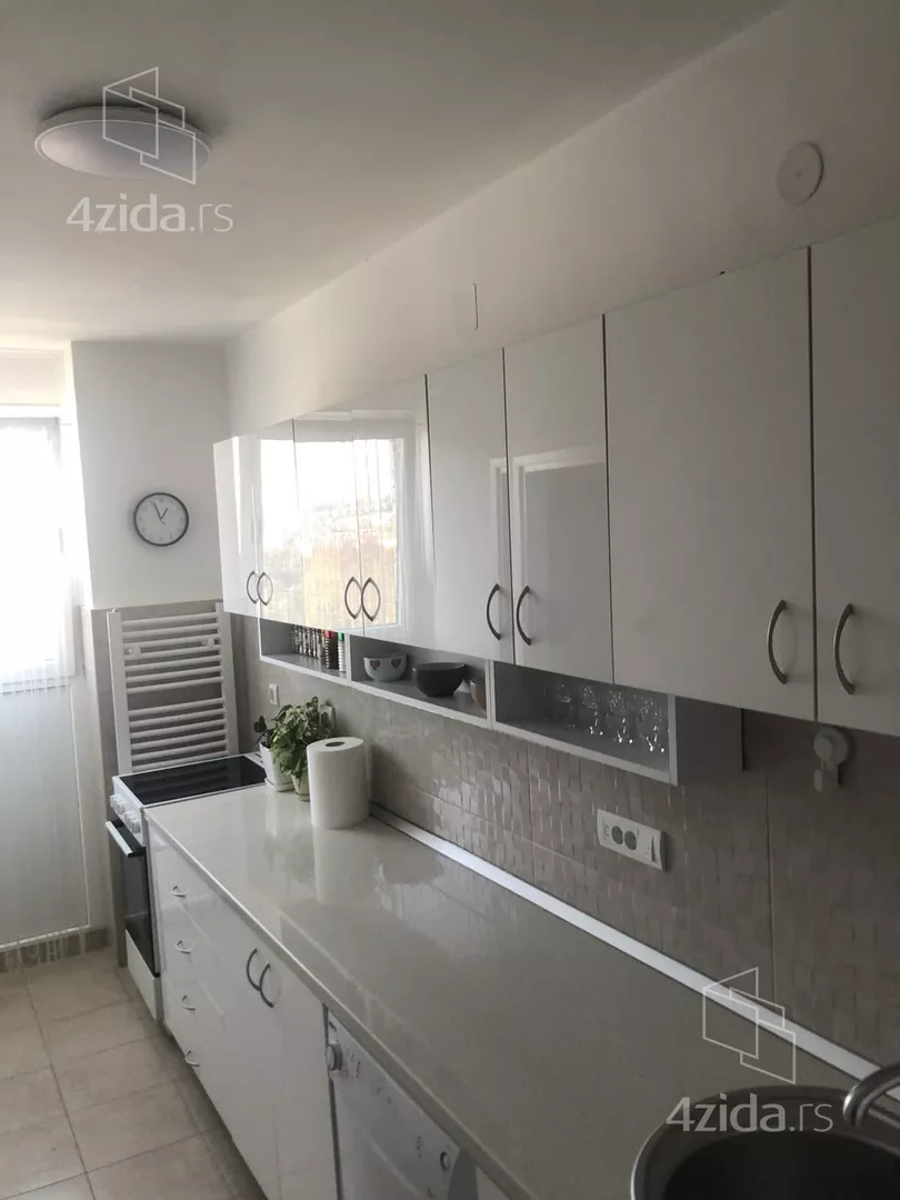 Četvoroiposoban stan | 4zida
