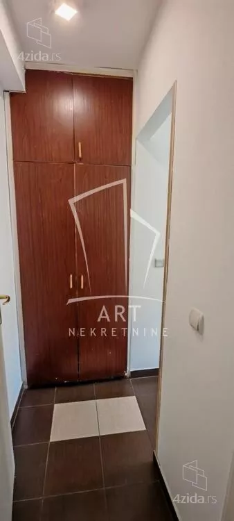 Šestosoban stan | 4zida