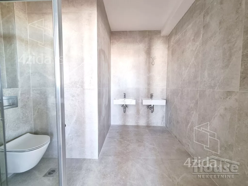 Četvoroiposoban stan | 4zida