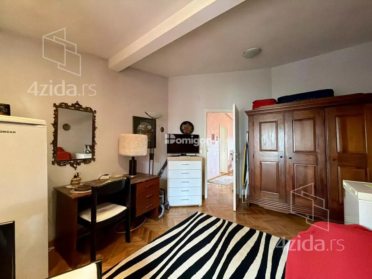 Četvoroiposoban stan | 4zida