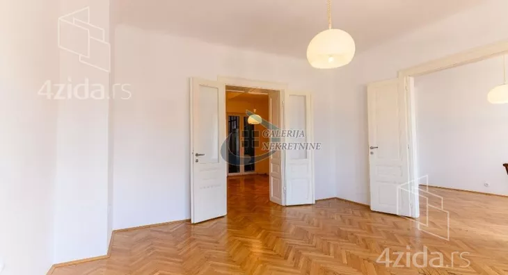 Četvoroiposoban stan | 4zida