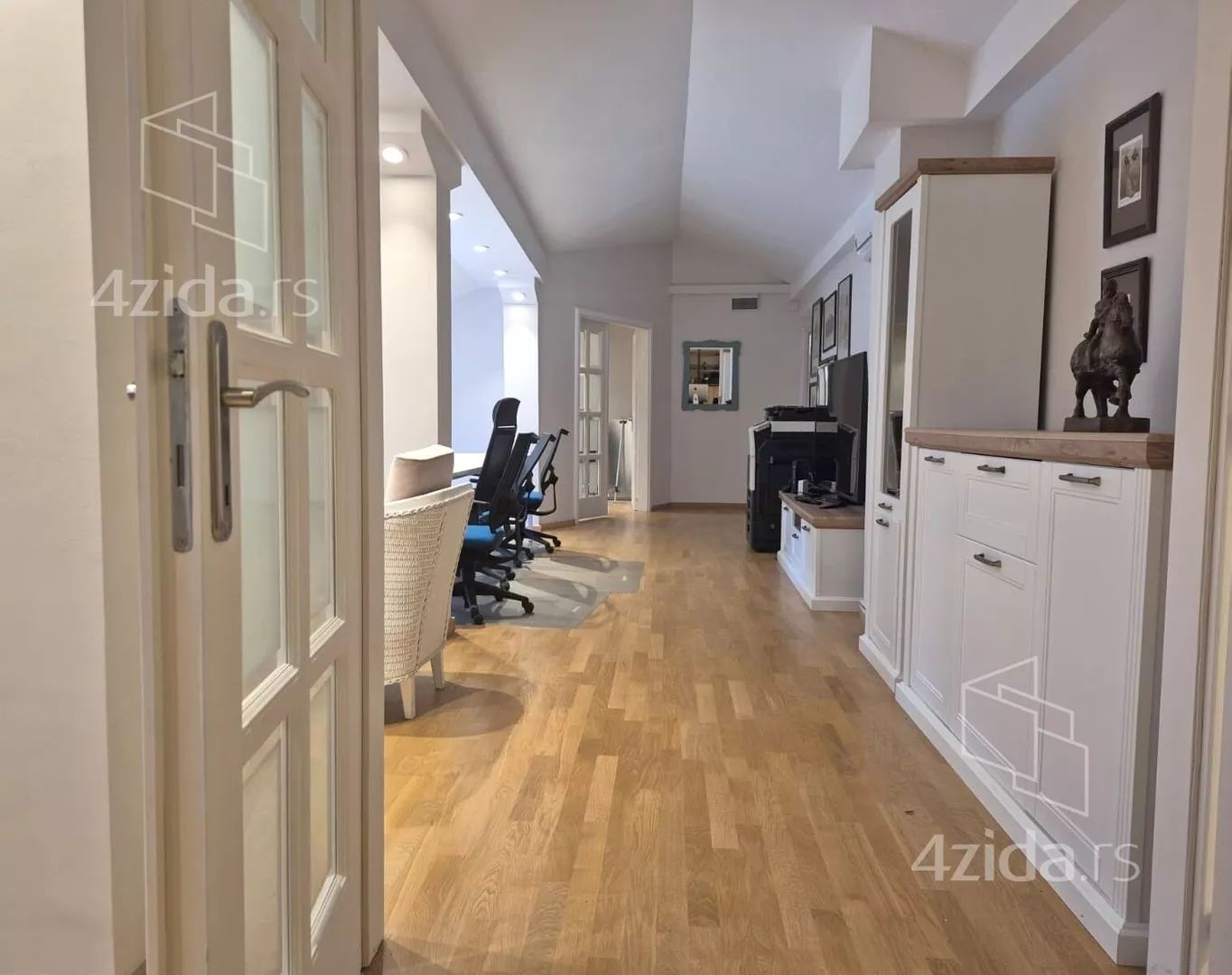 Četvoroiposoban stan | 4zida