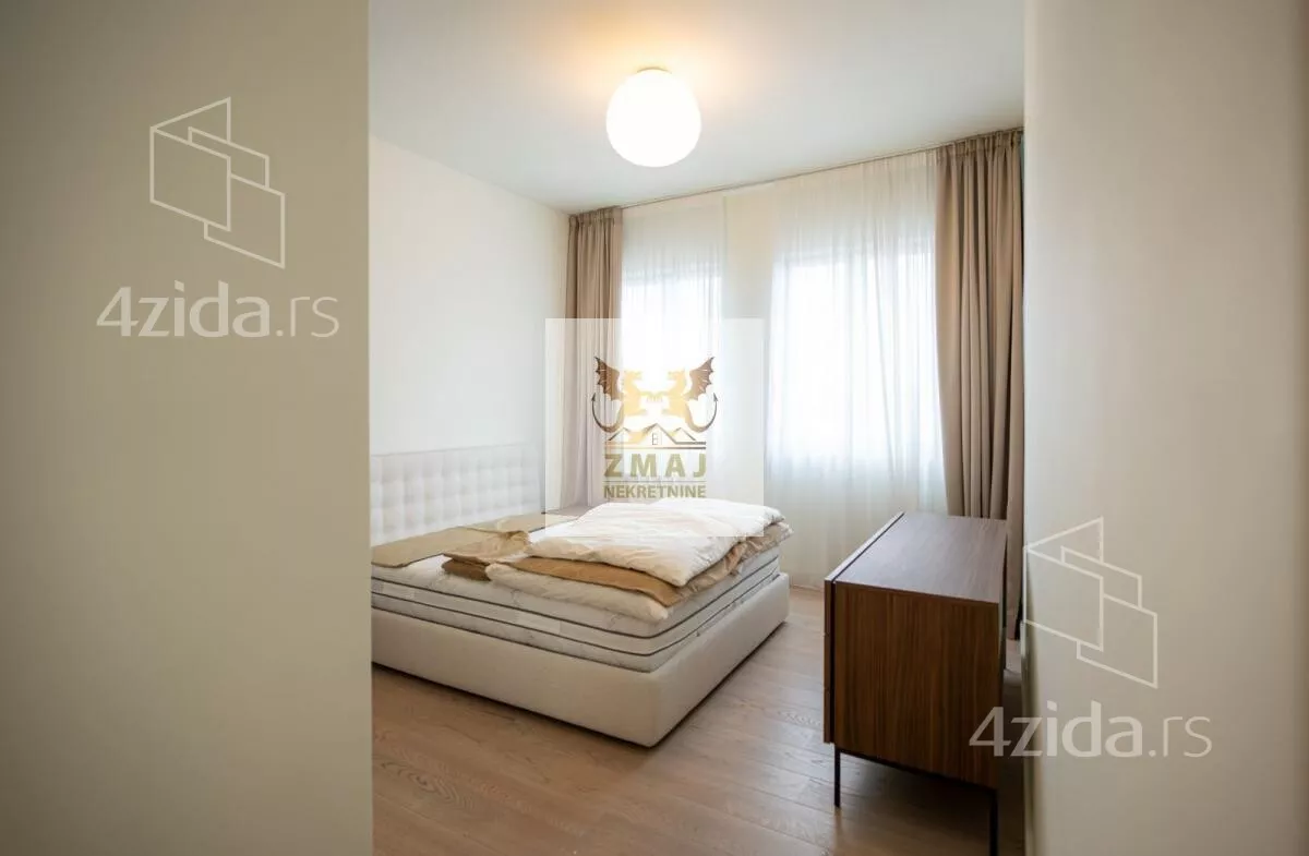 Četvoroiposoban stan | 4zida