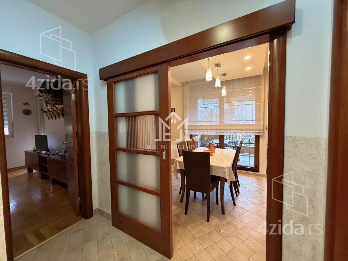 Petosoban stan | 4zida