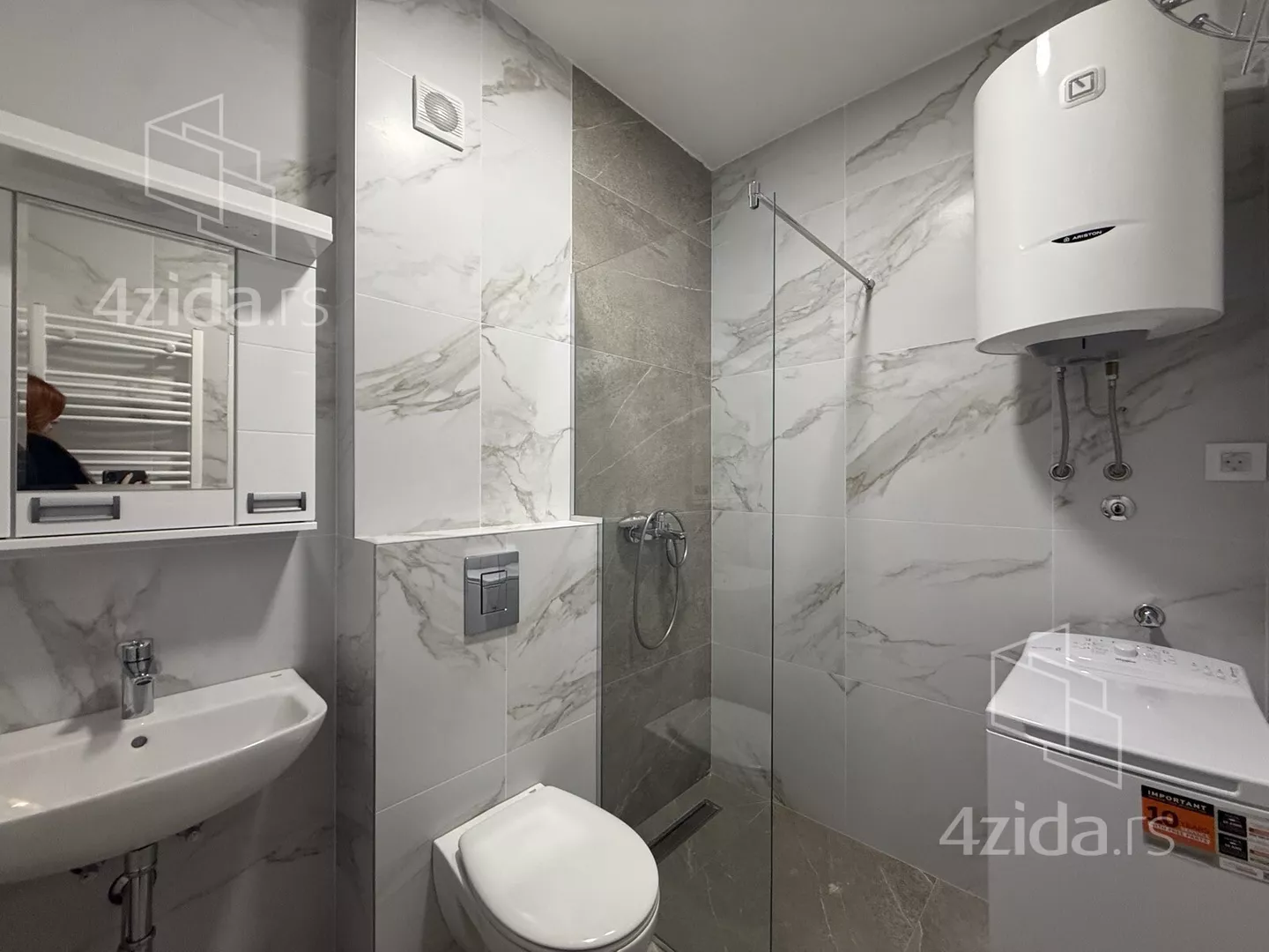 Jednoiposoban stan | 4zida