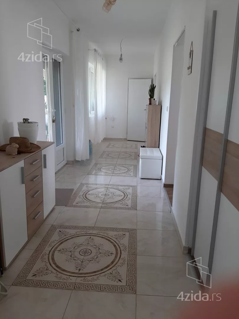 5-etažna kuća | 4zida