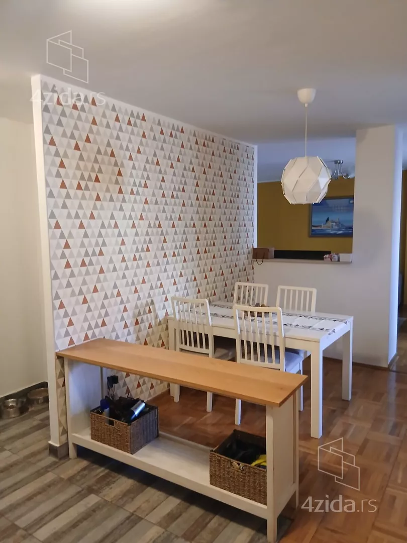 Troiposoban stan | 4zida