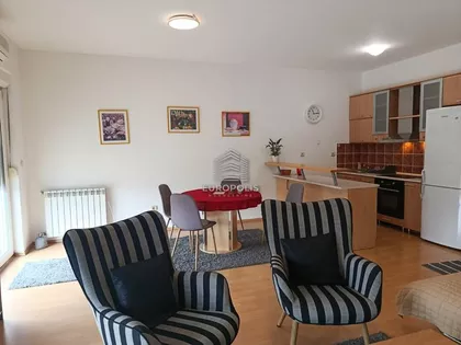 Pivljanina Baja | 4zida.rs