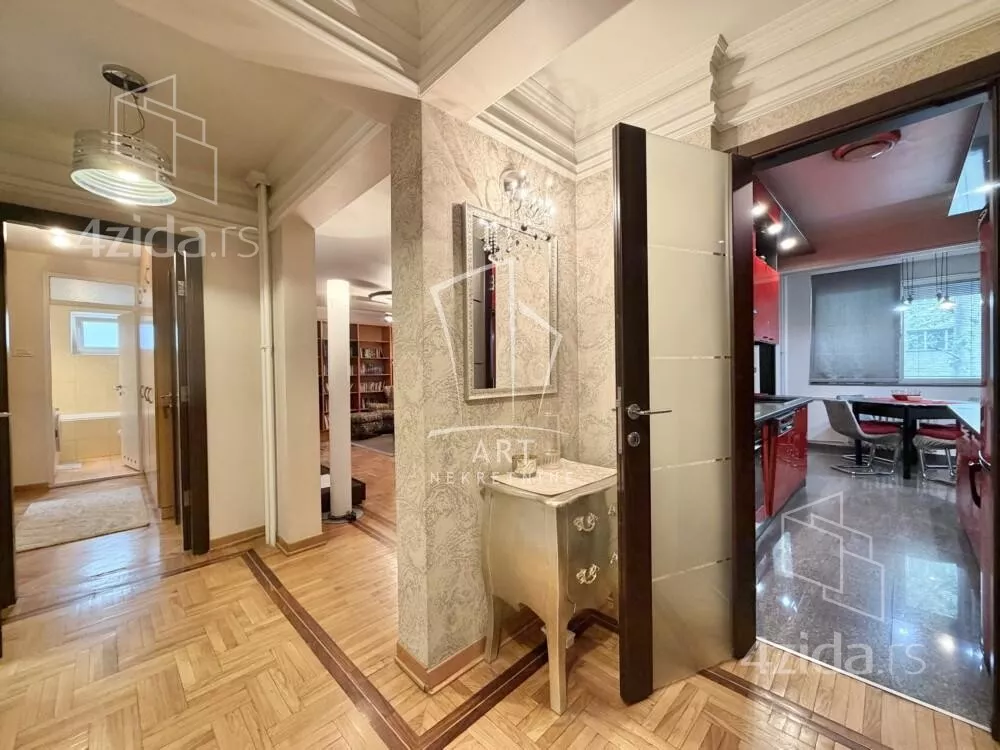 Troiposoban stan | 4zida