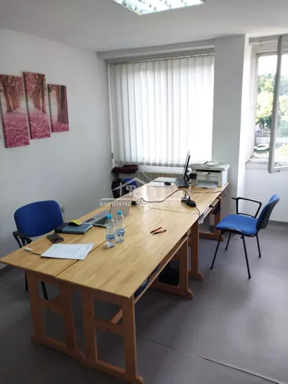 Ustanička | 4zida.rs
