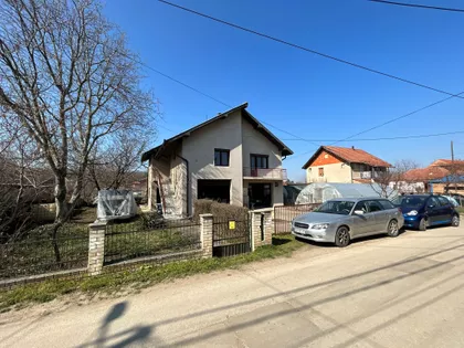 Dušana Srezojevića | 4zida.rs