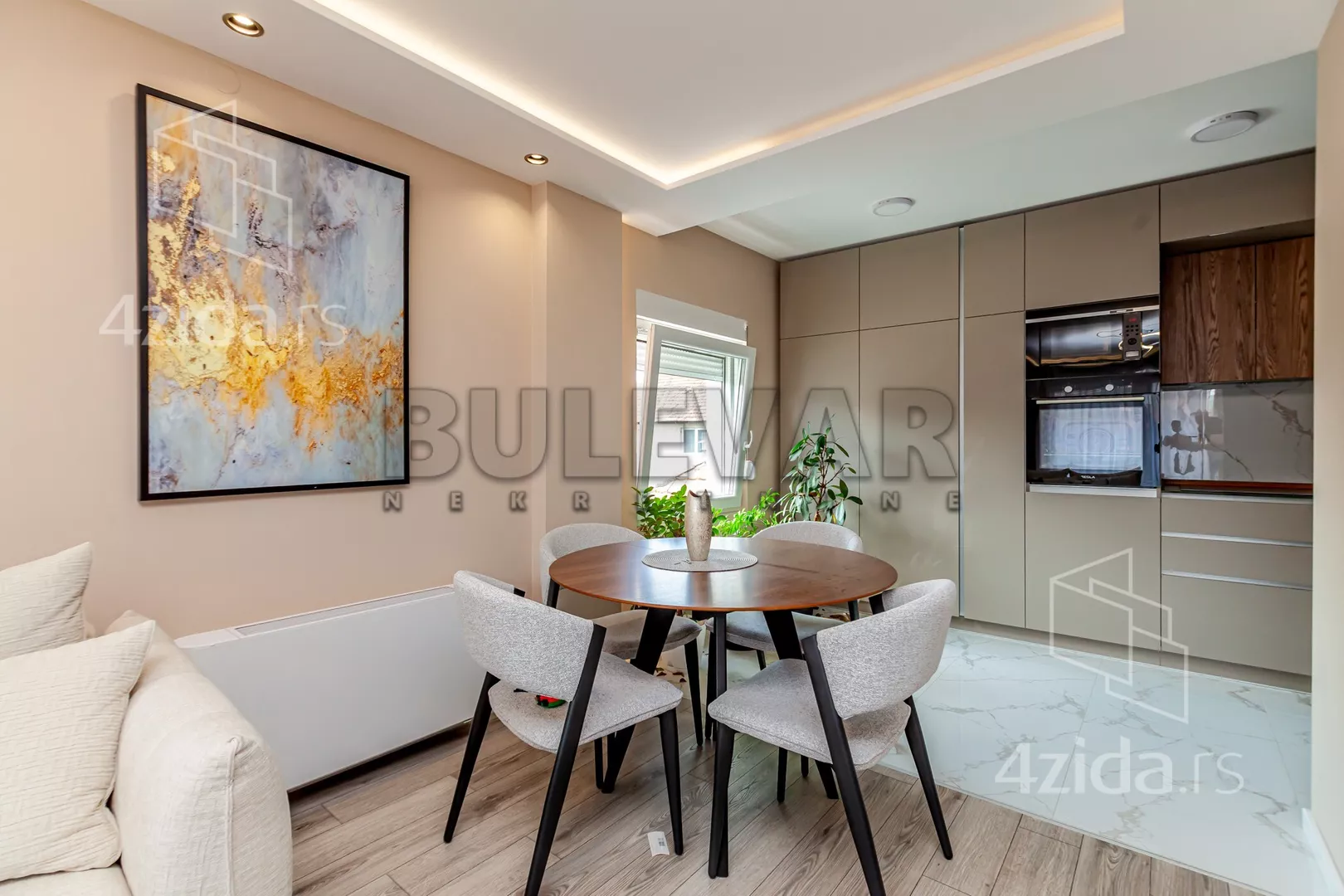 Dvoiposoban stan | 4zida