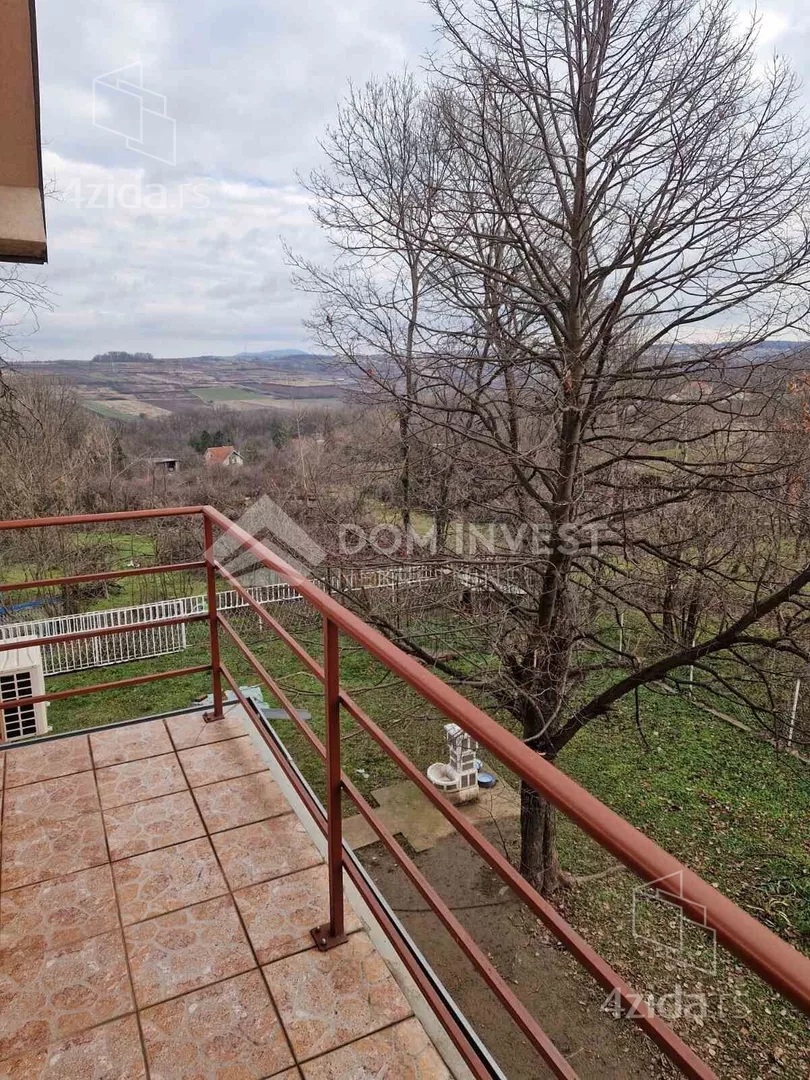 Četvoroiposoban stan | 4zida