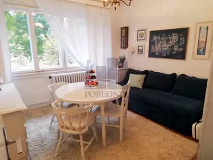 Studentski Trg | 4zida.rs