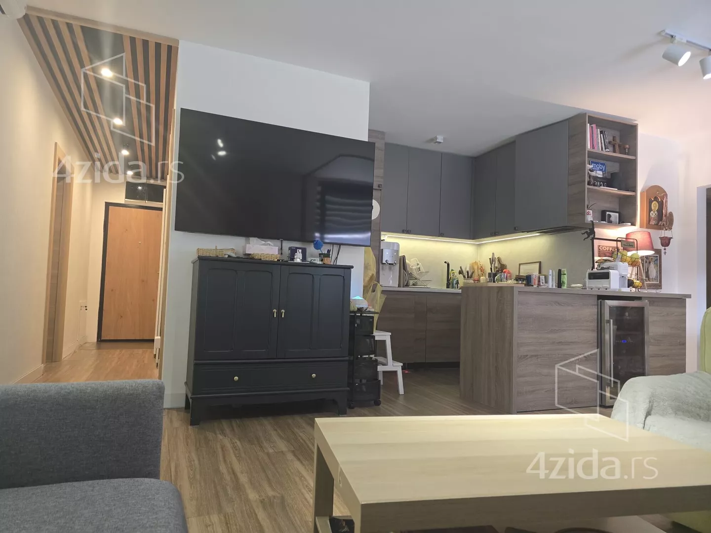 Troiposoban stan | 4zida