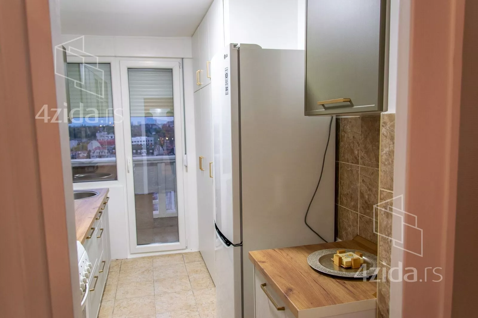 Dvoiposoban stan | 4zida