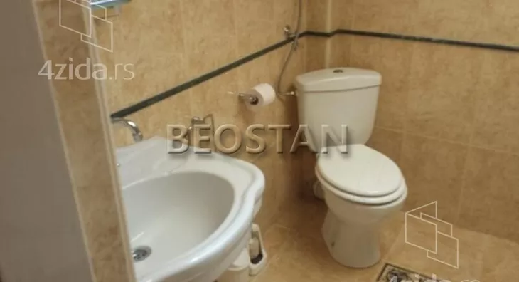 Četvoroiposoban stan | 4zida