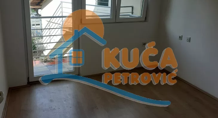 Lokal | 4zida