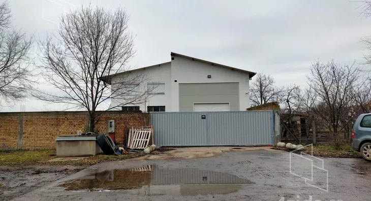 Poslovna zgrada | 4zida