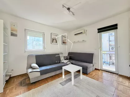 Miljana Miljanića | 4zida.rs