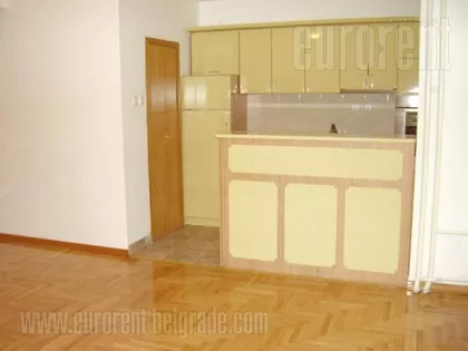 CRVENI KRST | 4zida.rs