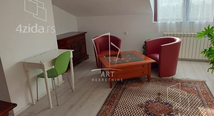 Četvoroiposoban stan | 4zida