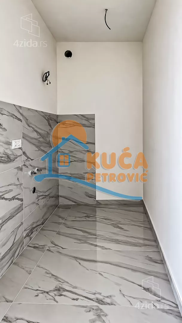 Lokal | 4zida