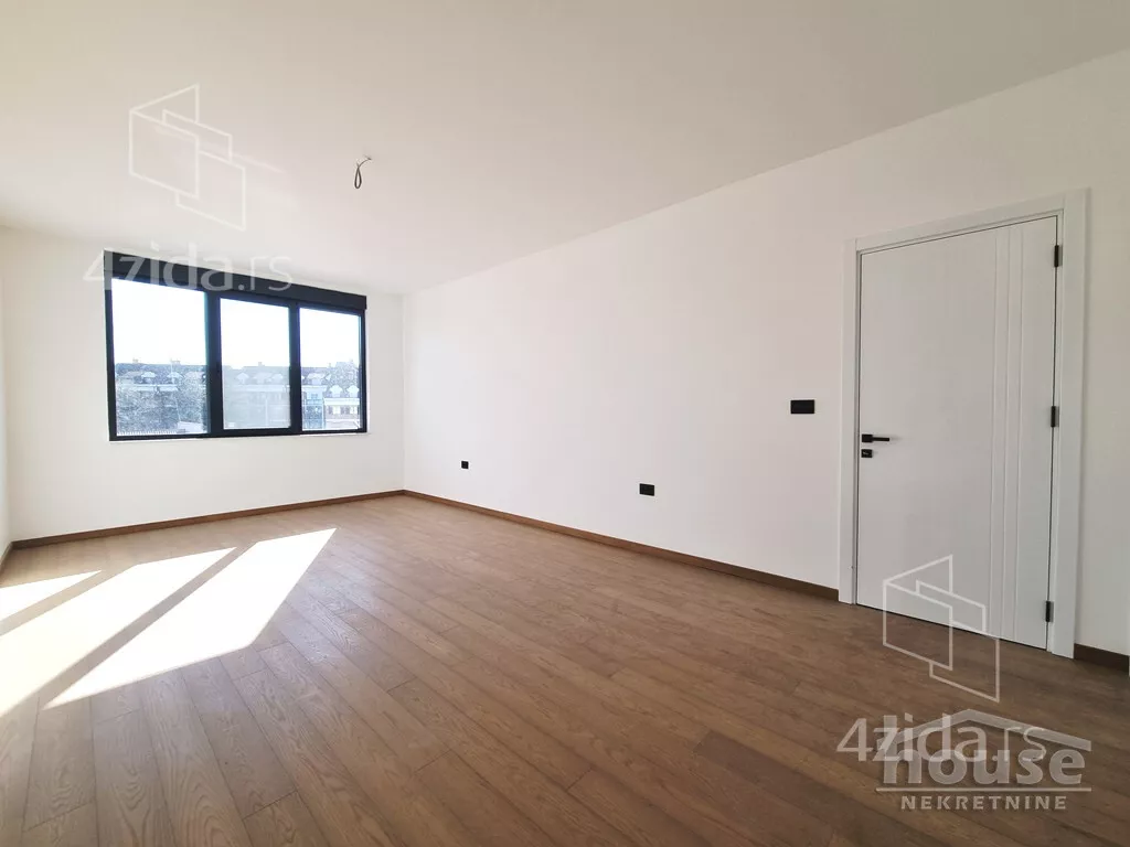 Četvoroiposoban stan | 4zida