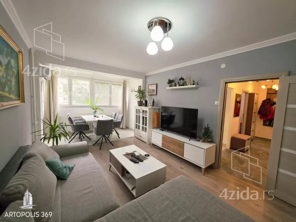 Jednoiposoban stan | 4zida