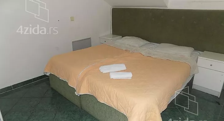 Poslovna zgrada | 4zida