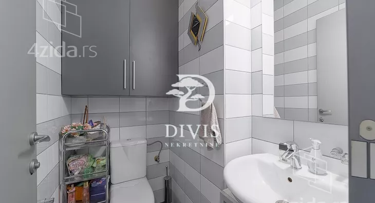 Petosoban stan | 4zida