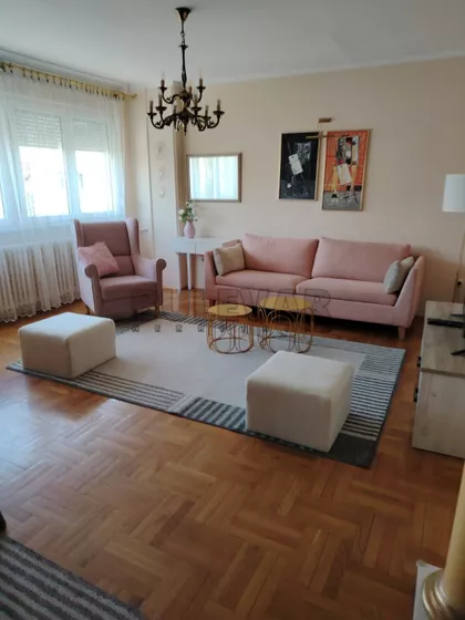 Trg učitelja Tase | 4zida.rs