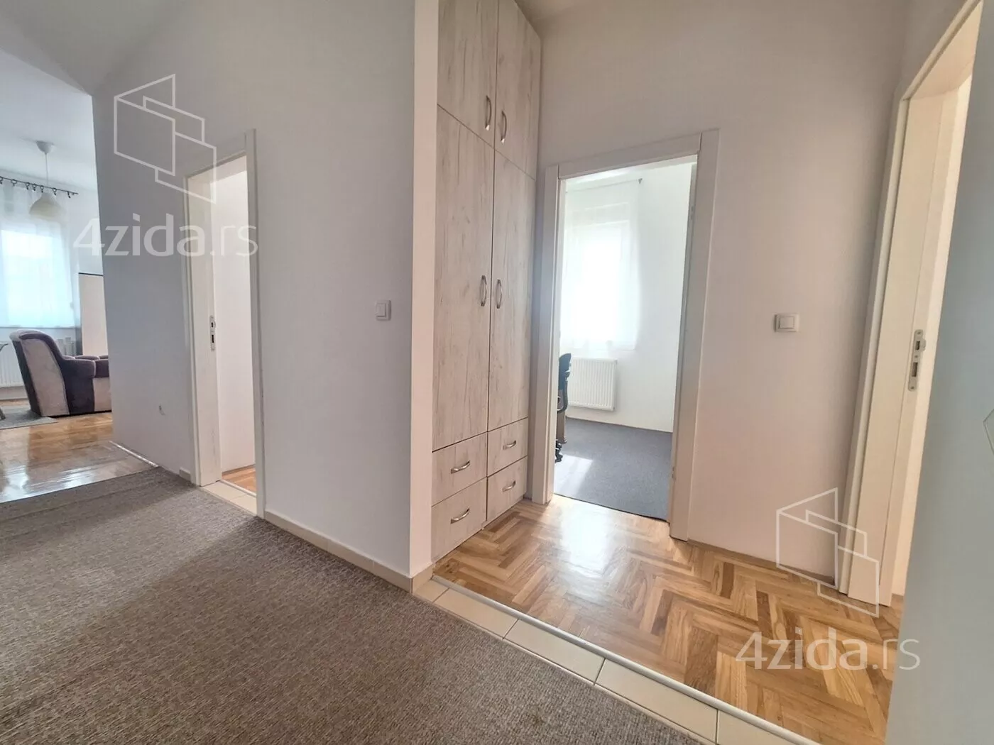 Troiposoban stan | 4zida