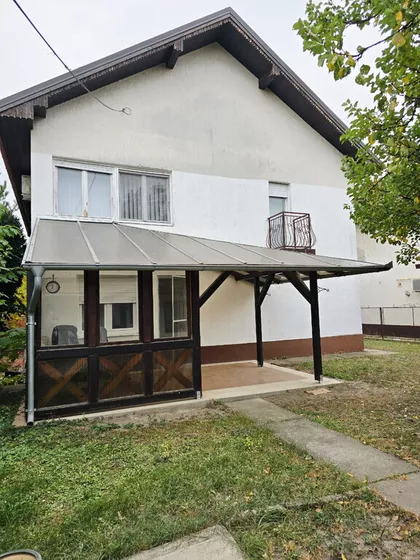 Mali Radanovac | 4zida.rs