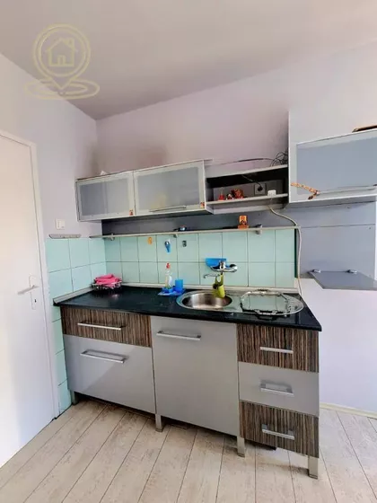 Crveni Pevac | 4zida.rs