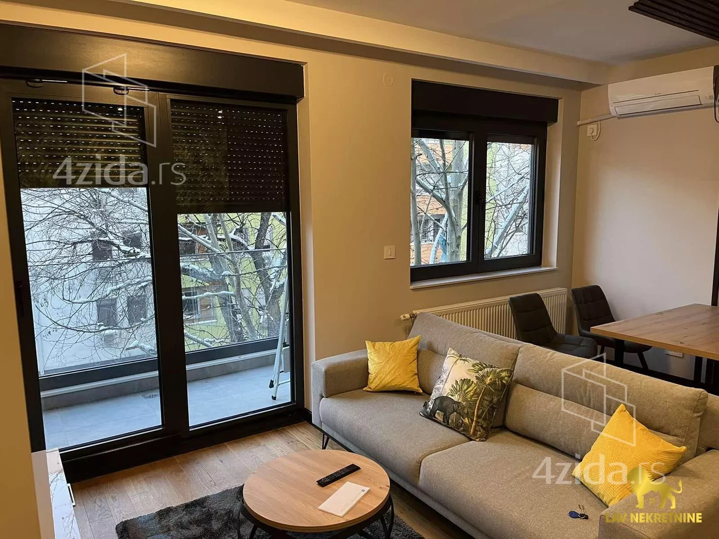 Jednoiposoban stan | 4zida