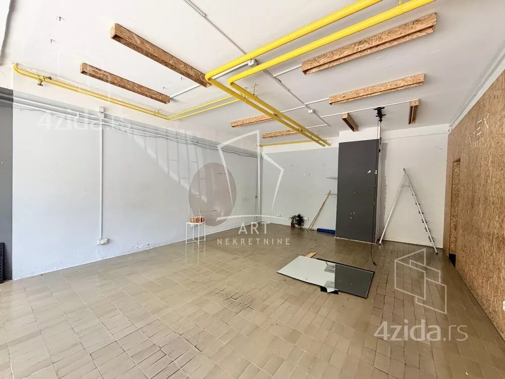 Lokal | 4zida