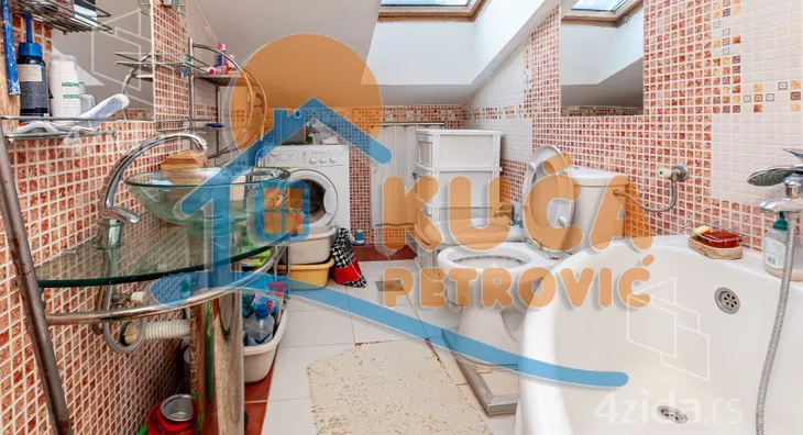 Troiposoban stan | 4zida