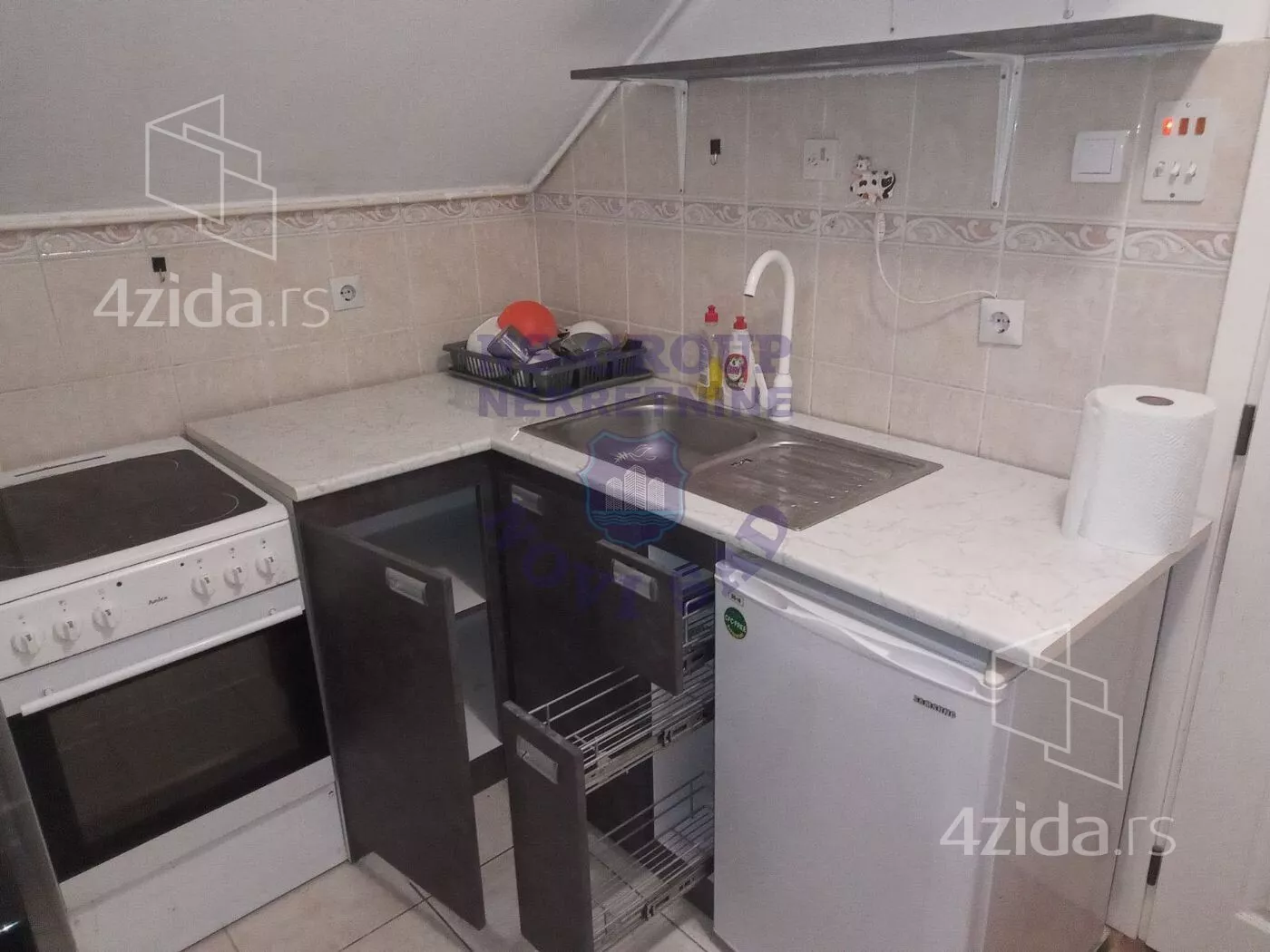 Jednoiposoban stan | 4zida