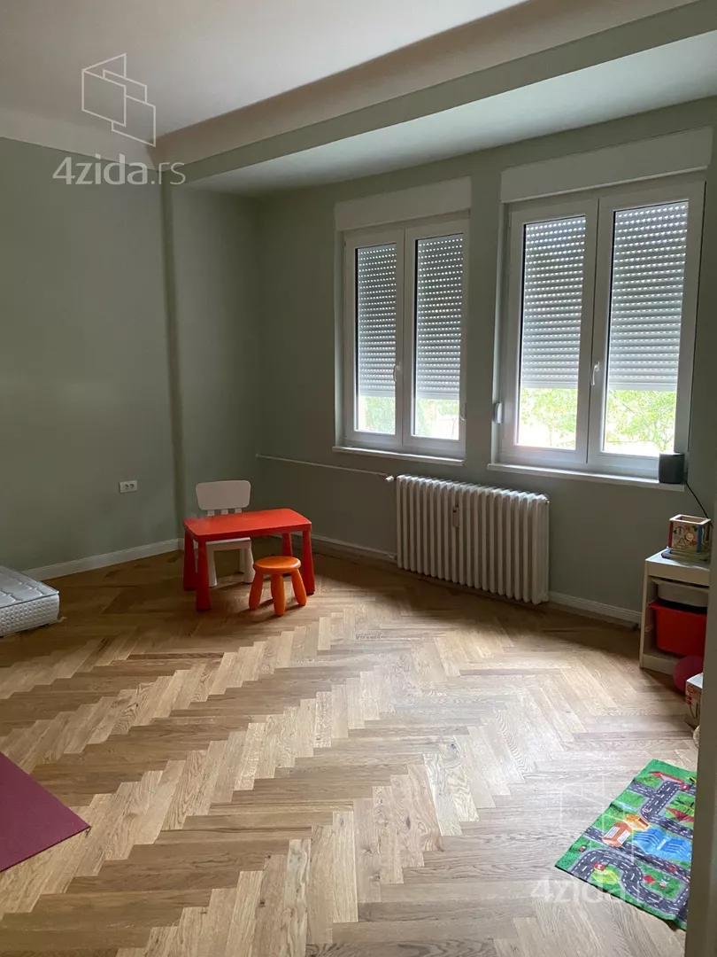 Četvoroiposoban stan | 4zida