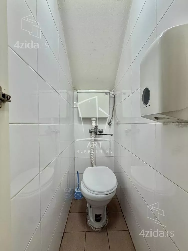 Lokal | 4zida