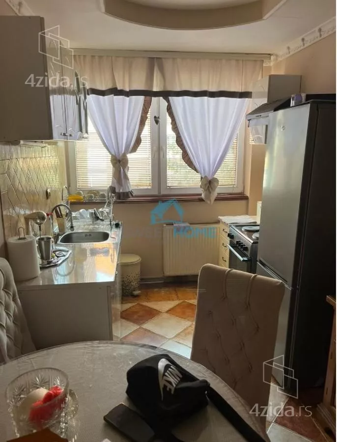 Petosoban stan | 4zida