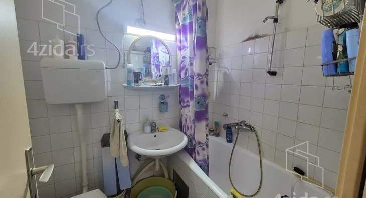 Četvoroiposoban stan | 4zida