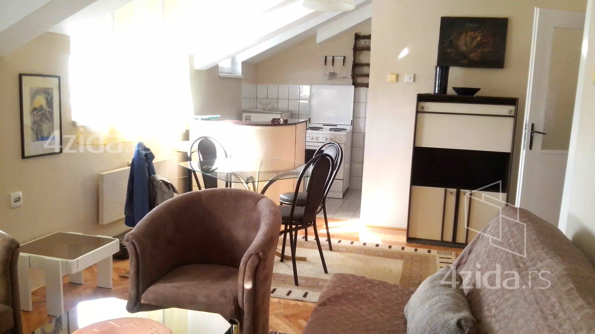 Dvoiposoban stan | 4zida
