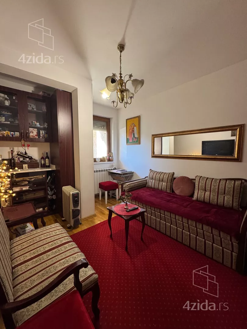 Petoiposoban stan | 4zida