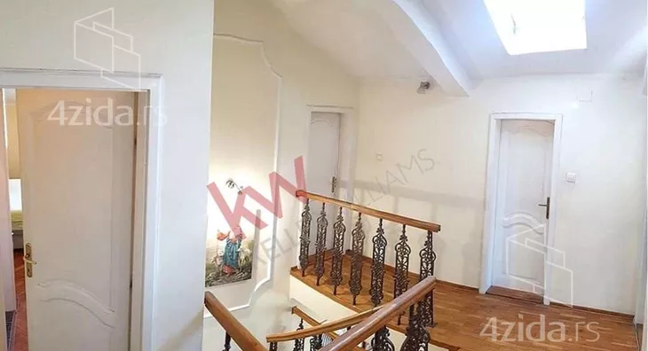 Šestosoban stan | 4zida