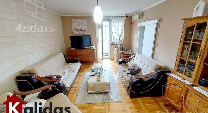 Troiposoban stan | 4zida